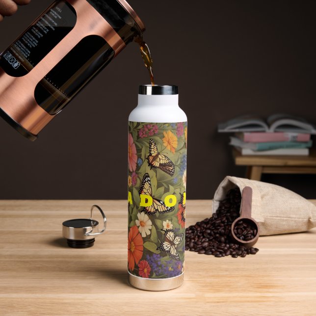 Fleur sauvage Avec Bouteille D'Eau Du Jardin Papil (Gym)