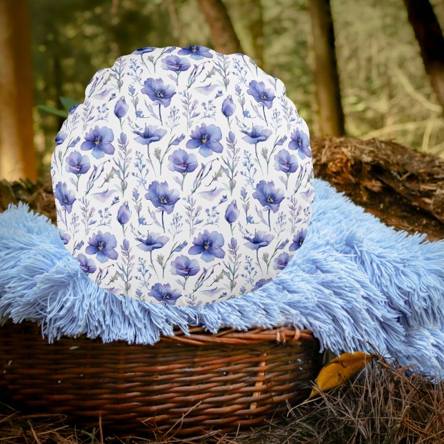 Fleurs bleues partout sur le Coussin d'impression (Blue Flowers All Over Print Pillow Mockup 1)