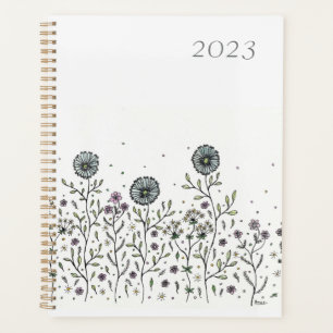 Fleurs dansantes dans un pré 2023