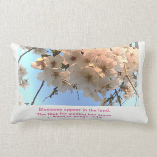 Fleurs de cerisier et chanson de coussin de