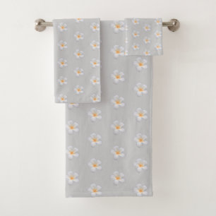Fleurs de frangipanier plumeria sur gris argent cl