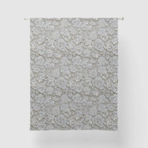 Fleurs en dentelle blanche