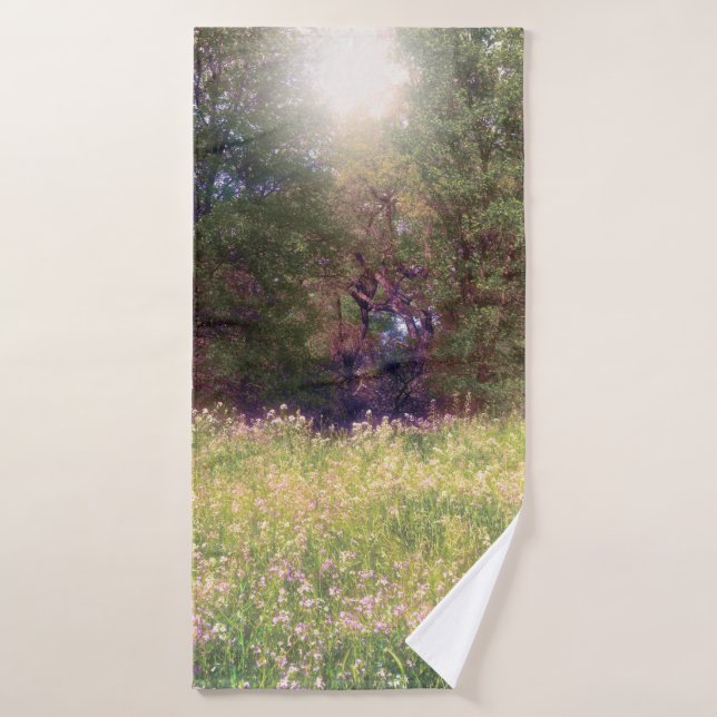 Fleurs printanières rustiques Forêts enchantées de (Serviette de bain)