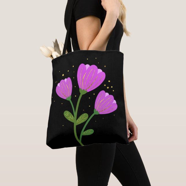 Fleurs roses sur Sac fourre-tout noir (De près)