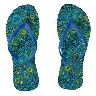 Fliege, Libelle auf blau Flip Flops