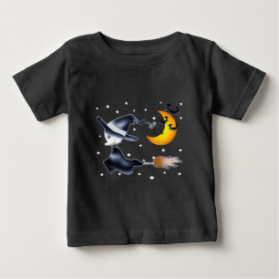 Fliegende Hexe in der Halloween-Nacht Baby T-shirt