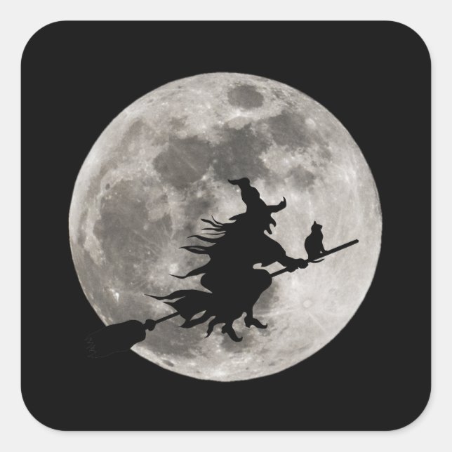 Fliegende Hexe mit leuchtendem Mond hinter ihr Quadratischer Aufkleber (Vorderseite)