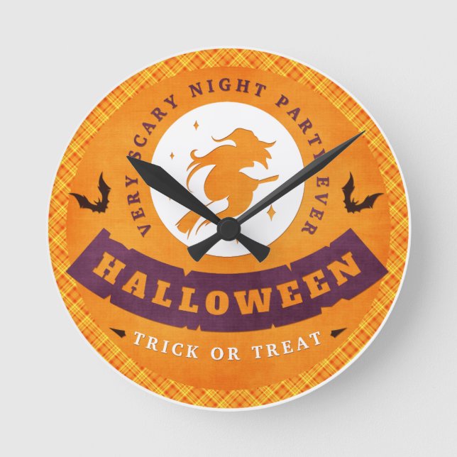 Fliegende Hexe Sehr Beängstigendes Halloween Runde Wanduhr (Vorderseite)