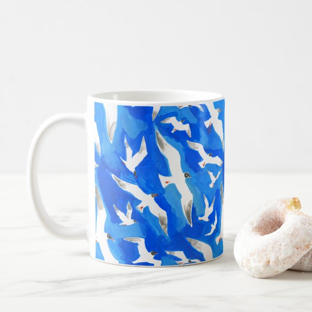 Fliegende Möwen am Himmel blau Kaffeetasse (Mit Donut)