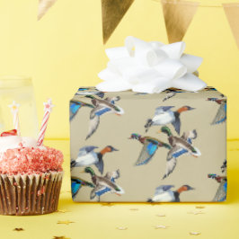 Fliegende Tafelenten, Stockenten und Waldschnatter Geschenkpapier