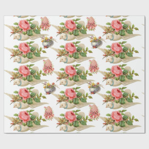 FLIEGENDE TAUBE MIT ROSAFARBENEN ROSEN UND FLORALE GESCHENKPAPIER