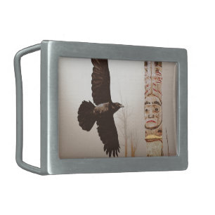 Fliegendes Raven & Totem Pole Fantasy Art Rechteckige Gürtelschnalle