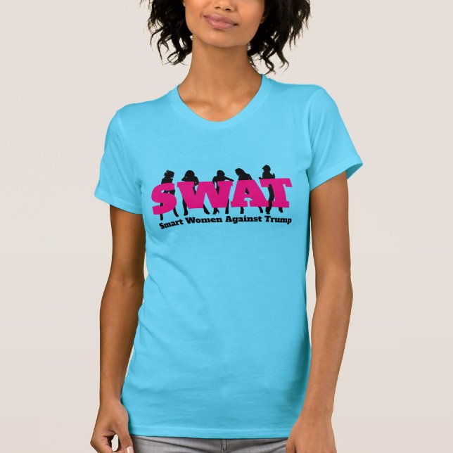 FLIEGENKLATSCHE: Intelligente Frauen gegen Trumpf T-Shirt (Vorderseite)