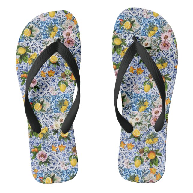 Fliesen im sizilianischen Stil mit Blume und Zitro Flip Flops (Fußbett)