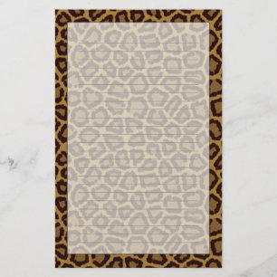 Fliesenhintergrund mit einem Leopardpelz Briefpapier
