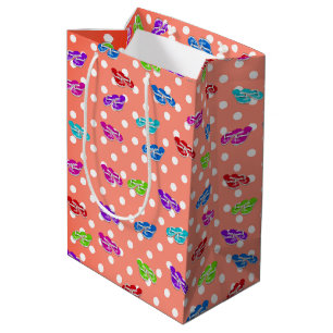 Flip-Flops auf Polka Dot Wrapping Paper Med Mittlere Geschenktüte