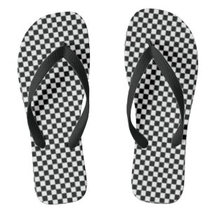 Flip Flops auf Schwarzweiß-Karton
