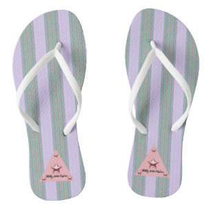 Flip Flops für Erwachsene mit grünem Teppich
