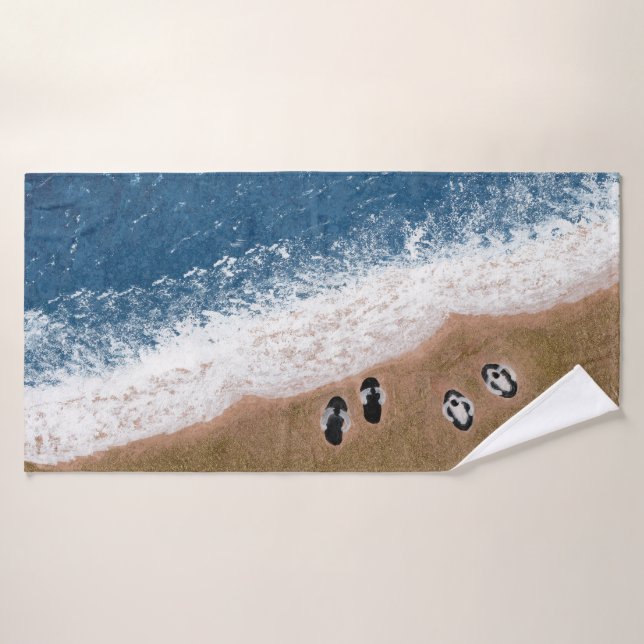 Flip Flops im Sand am Strand Badhandtuch Set (Badehandtuch)