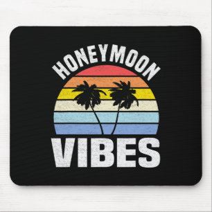 Flitterwochen-Vibes-Shirt Urlaub passend Flitterwö Mousepad