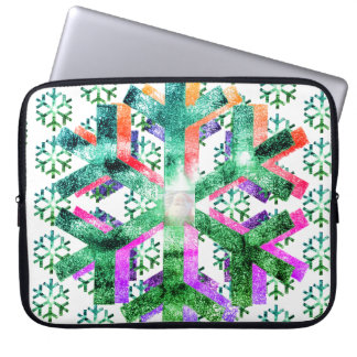 Flocons de neige rose, violet et vert sur un sac d