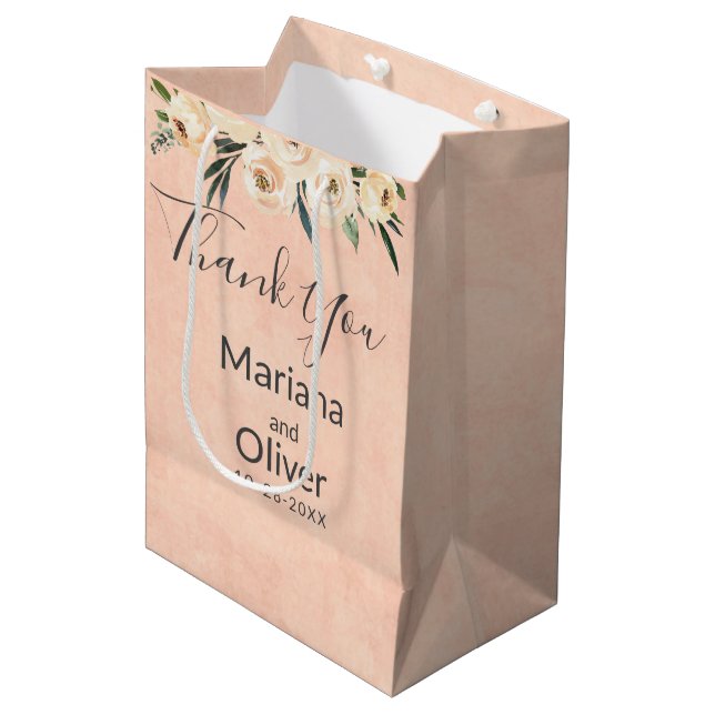 Floral Beige Pink Wedding Medium Geschenktasche Mittlere Geschenktüte (Vorderseite Schrägansicht)