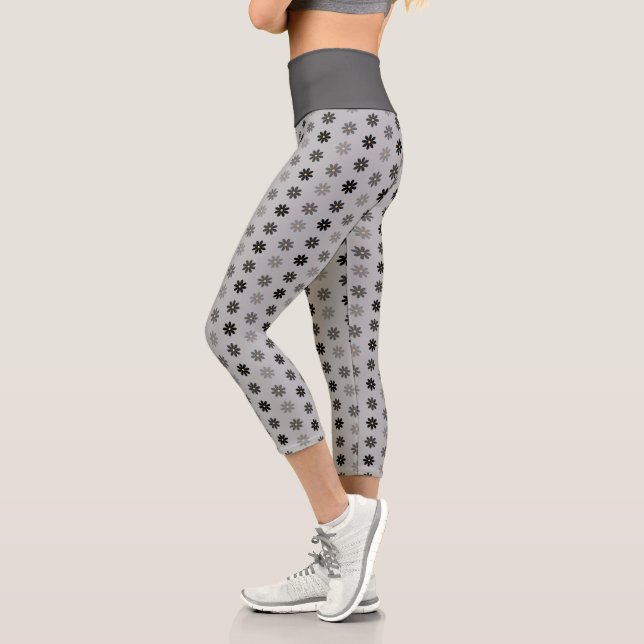 Floral Black Pattern Capri Leggings (Links)