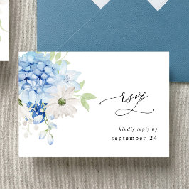 Floral bleu et blanc Dusty w Repas RSVP
