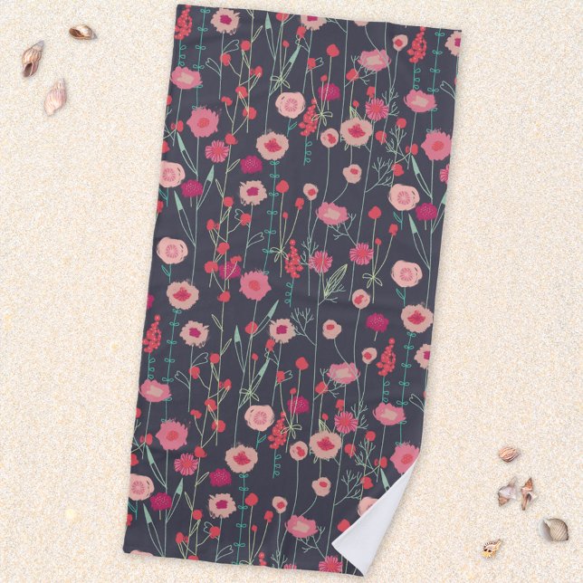 Floral Boho Pink Black Strandtuch (Modern boho floral wildflower dark art beach towel)