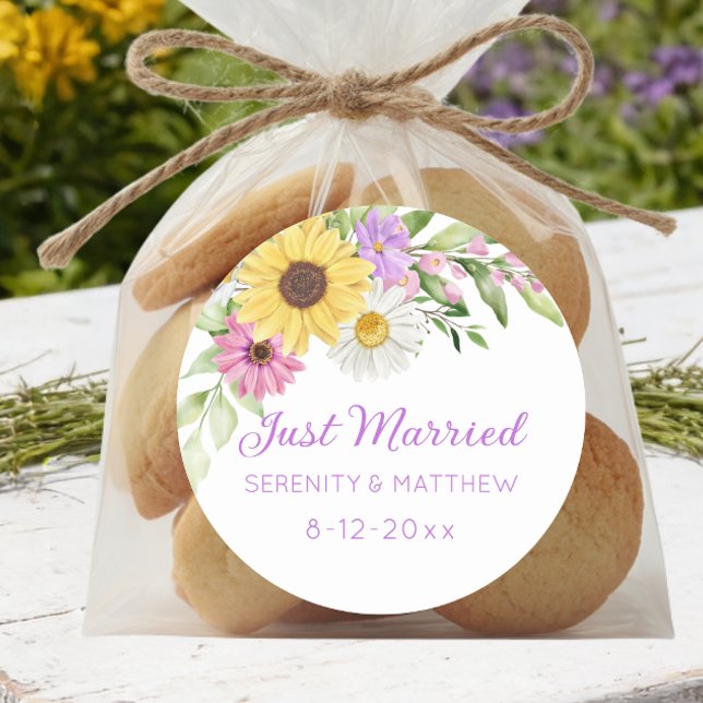 Floral Boho Sunflower Daisy Wedding Just Married Runder Aufkleber (Von Creator hochgeladen)