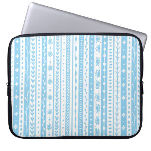 Floral doodle Streifen in Babyblau und Weiß Laptopschutzhülle