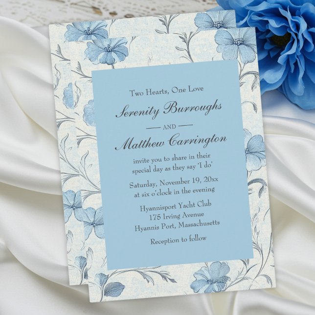 Floral Dusty Blue Country Garden Wedding Einladung (Von Creator hochgeladen)