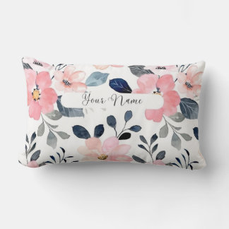 "Floral Elegante: Personalisiertes Kissendesign mi Lendenkissen