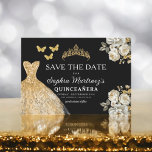 Floral Gold Save the Date Geburtstag Quinceanera<br><div class="desc">Erzählen Sie Ihren besonderen Tag mit der Floral Gold Save the Date Quinceañera Karte. Dieses elegante Design besticht durch luxuriöse goldene Blumenakzente, die Eleganz und Charme ausstrahlen. Das Hotel ist ideal, um den Ton für Ihre kommende Quinceañera zu bestimmen, und vereint Save the Date eine Touch von regaler Schönheit mit...</div>