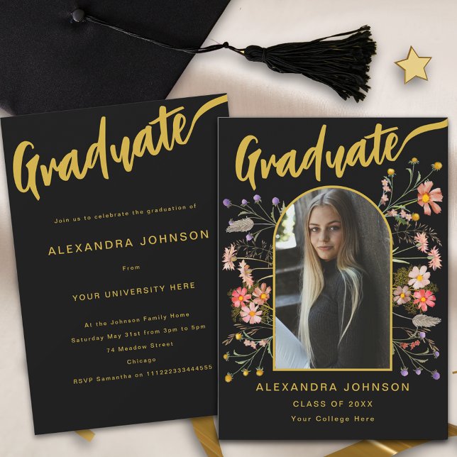Floral Graduate Foto Gold Script Graduation Party Einladung (Boho floral stylish gold script graduate photo black graduation party invitation )