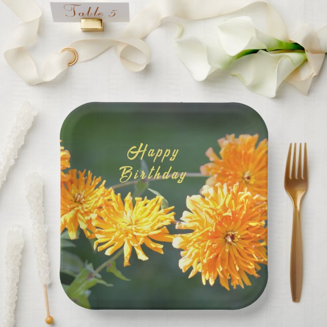 Floral "Happy Birthday" Orange Zennia Pappteller (Hochzeit)