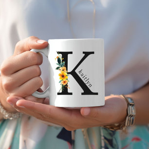 Floral-K-Monogramm-Tasse mit bearbeitbarem Namen Kaffeetasse