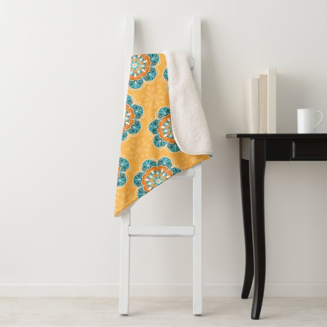 Floral Mandala Tile in Orange & Aquamarin Sherpadecke (Beispiel)