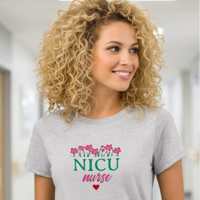 Floral NICU Nurse T-Shirt (Von Creator hochgeladen)
