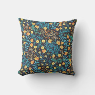 Floral seamless pattern. Hand drawn creative flowe Kissen