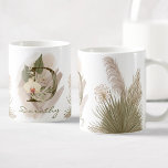 Floral Watercolor Boho Custom Monogram Name Kaffeetasse<br><div class="desc">Eine personalisierte Kaffee-Tasse mit einem böhmischen Buchstaben "D" Monogramm mit dekorativen Orchideen und Palmenblattbildern. Einfach mit Ihrem Namen anpassen oder ein einzigartiges Geschenk für Ihre Lieben schaffen.</div>