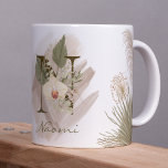 Floral Watercolor Boho Custom Monogram Name Kaffeetasse<br><div class="desc">Eine personalisierte Kaffee-Tasse mit einem böhmischen Buchstaben "N" Monogramm mit dekorativen Orchideen und Palmenblattbildern. Einfach mit Ihrem Namen anpassen oder ein einzigartiges Geschenk für Ihre Lieben schaffen.</div>