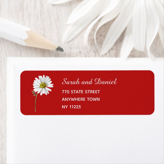 Floral White Daisies auf Red Elegant Rücksendeadre (Insitu)