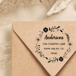 Floral Wreath | Rücksendeadresse von Familiennamen Gummistempel<br><div class="desc">Diese Briefmarke aus Gummi mit einfacher Typografie,  moderner Kalligraphie und einem rustikalen Blumenkranz.</div>