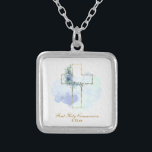 *~* Florale AP35 Kommunion Christliche Bestätigung Versilberte Kette<br><div class="desc">(( Suche nach AP35 für ähnliche Designs )) SIMPLE MINIMAL Design. BLUE Blumenstrauß auf Kreuz / Kruzifix SQUARE SHAPE Der Hintergrund ist WEISS. Der Text-Schriftart ist extravagant, elegant und raffiniert Kalligraphie-Skript. Das Design ist sehr einfach und MINIMAL. Religiös katholische Christlich gesegnete Cross-Design mit einem BLAUE BLUME Kranz für ein Mädchen...</div>