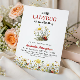 Florale Daisy Eine kleine Marienkäfer-Baby-Party Einladung