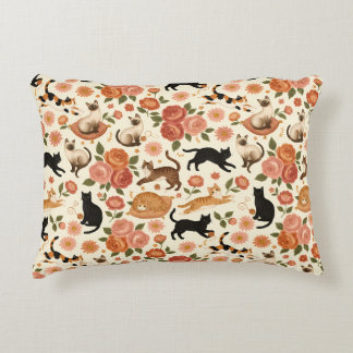 Florale Feliden: Gemütliche Katzen & Blüten Muster Dekokissen