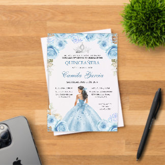 Florales staubblaues und silbernes Prinzessin-Quin Acryleinladungen