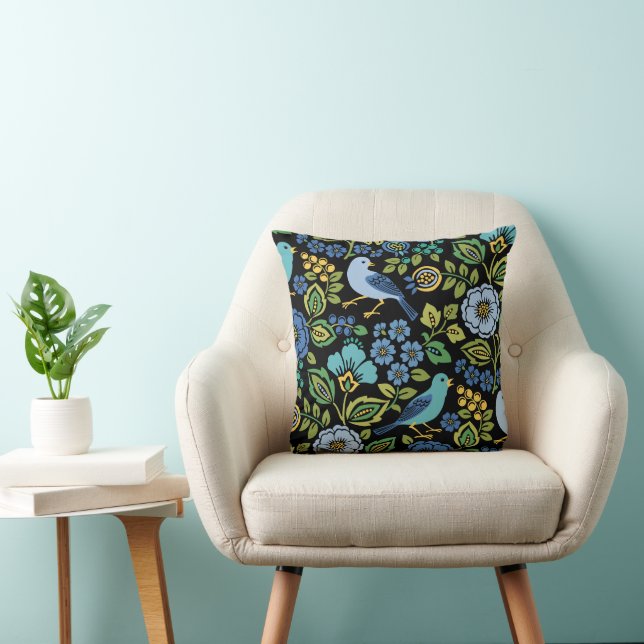 Flore d'oiseaux bleus sur oreiller à lancer noir (Chaise)