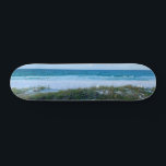 Florida Beach Sunset Foto Schöne Küste Skateboard<br><div class="desc">Dieses wunderschöne Foto im Abend des Florida Strandes in Destin besticht durch die hübschen Ozeanwellen,  die direkt vor einem Sonnenuntergang in der Abenddämmerung auf den Sand rollen. Schönes Skateboard am Meer für Leute,  die die Küste Lieben.</div>